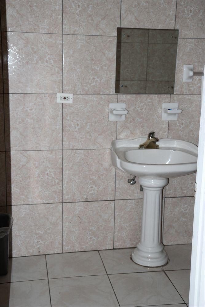 Executive Shaw Park Guest House Ότσο Ρίος Εξωτερικό φωτογραφία