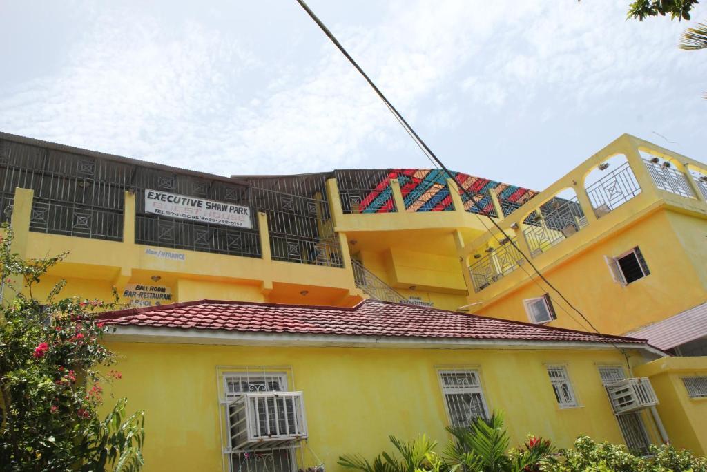 Executive Shaw Park Guest House Ότσο Ρίος Εξωτερικό φωτογραφία